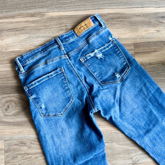 Stradivarius Regular High Waist Distressed Light Blue Wash Skinny Jeans – Size 6 - Picture 7 of 10